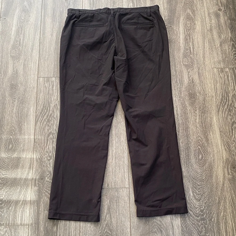 Banana Republic color dark